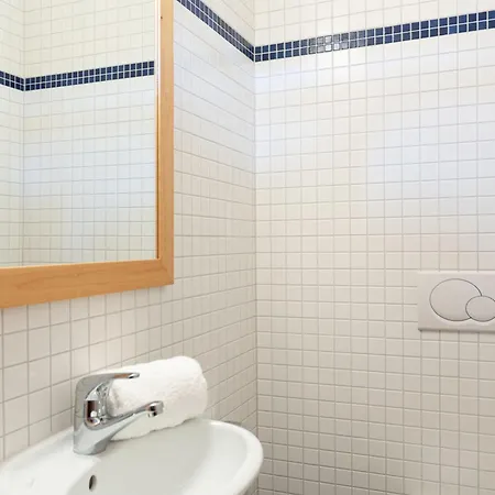 Mimique By Interhome 木屋